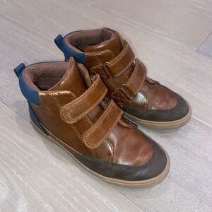 Toddler Boys' Xavier High Top
Sneakers - Cat & Jack Cognac